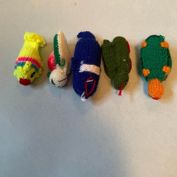 NWOT Hand Knit Finger Puppets: Fish, Snail, Turtle, Snake + Whale (Set of 5) - Picture 4 of 4